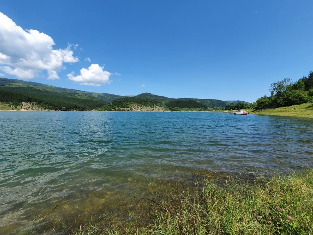Zavojsko Jezero Pirot - Smestaj Manic Konuk evi Gostusa Dış mekan fotoğraf